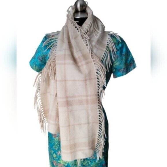 Angora Wool Plaid Fringed Scarf Banana Republic - Picture 7 of 9